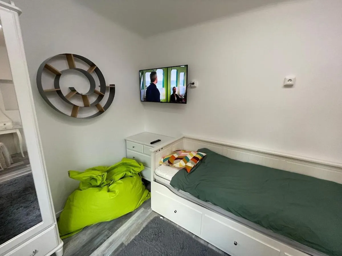 Apartment 3-Room Bungalow For Rent Schulzendorf